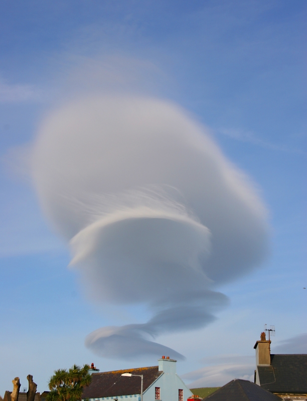 Lenticular cloud, Cork Ireland.jpg - Lenticular cloud